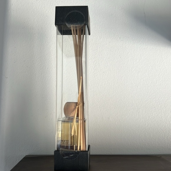 Fragrance diffuser with rattan reeds NIB. - Picture 4 of 6